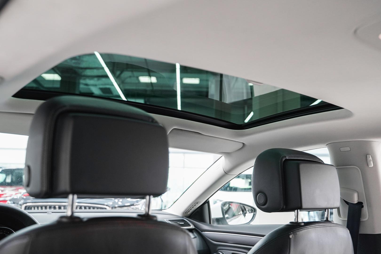 Volkswagen Passat CC 2012, белый, ДЦ Орехово