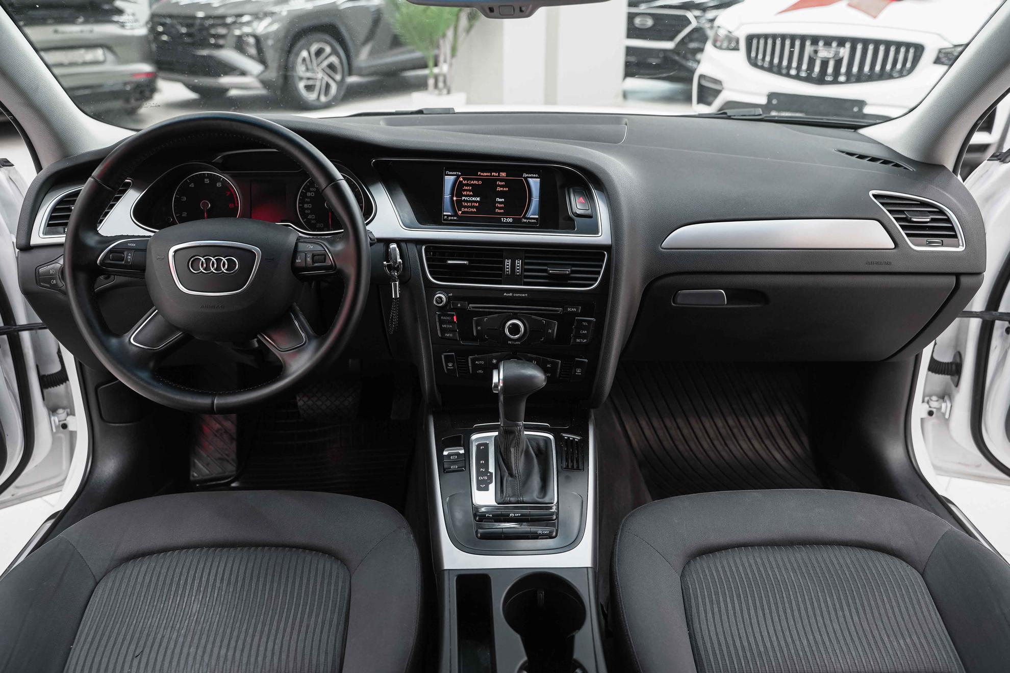 Audi A4 2013, белый, ДЦ Орехово