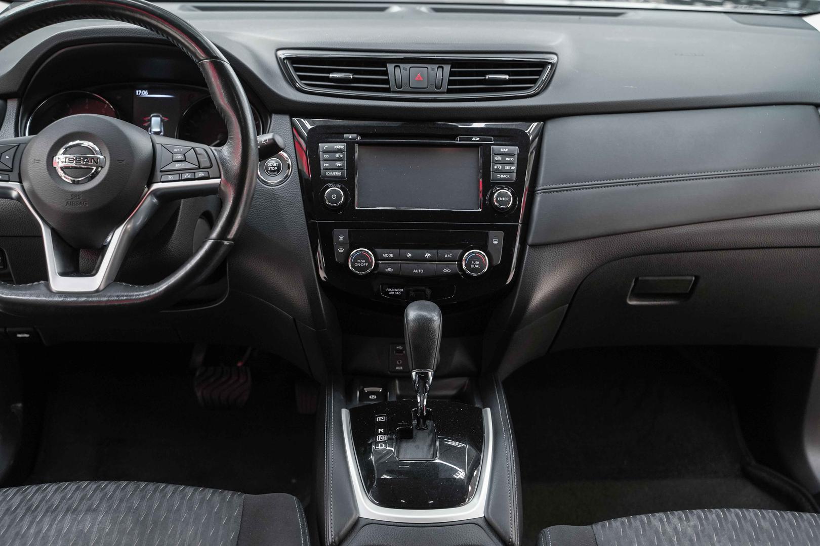 Nissan X-Trail 2019, зеленый, ДЦ Орехово