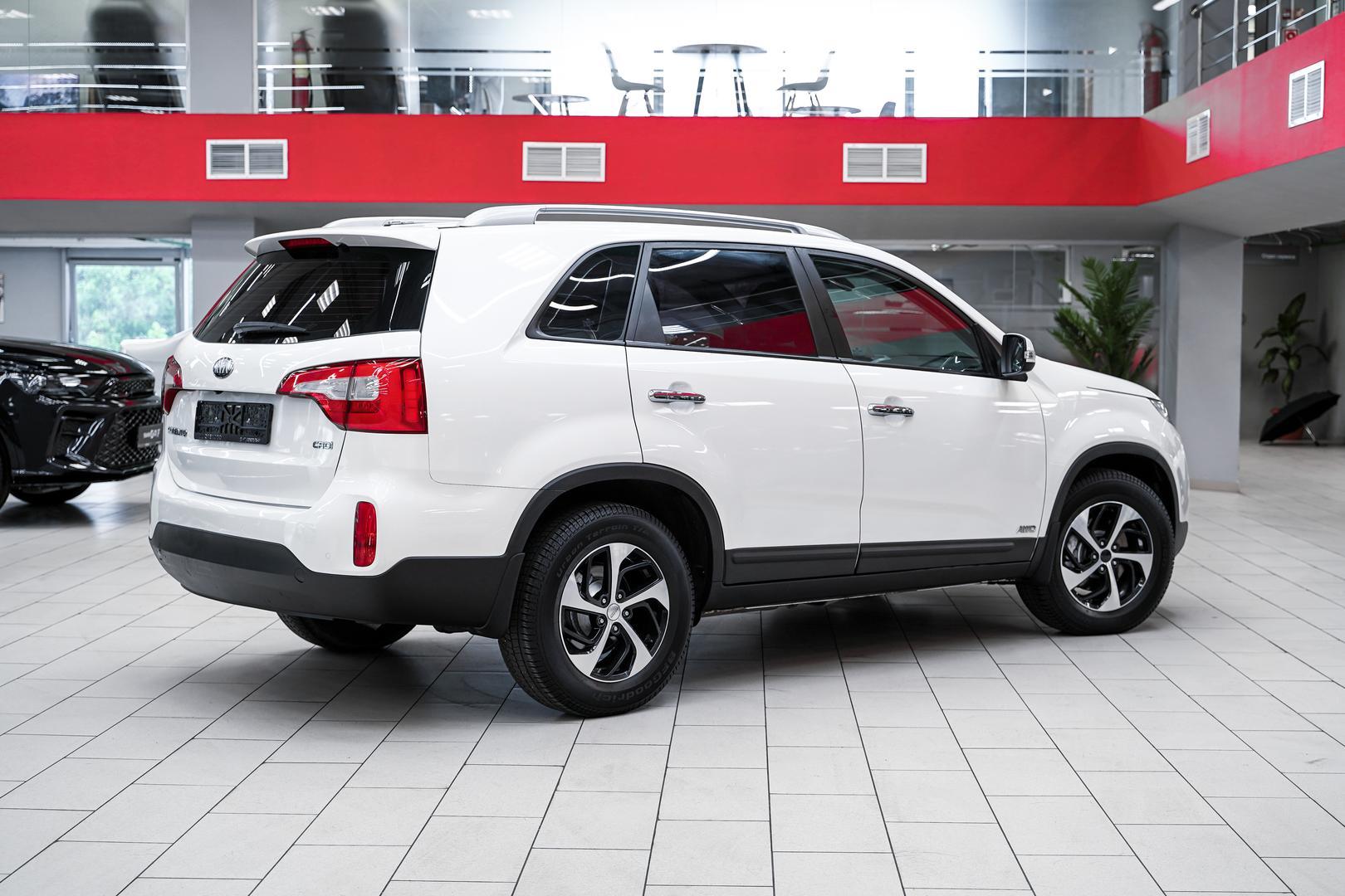 Kia Sorento 2013, белый, ДЦ Орехово
