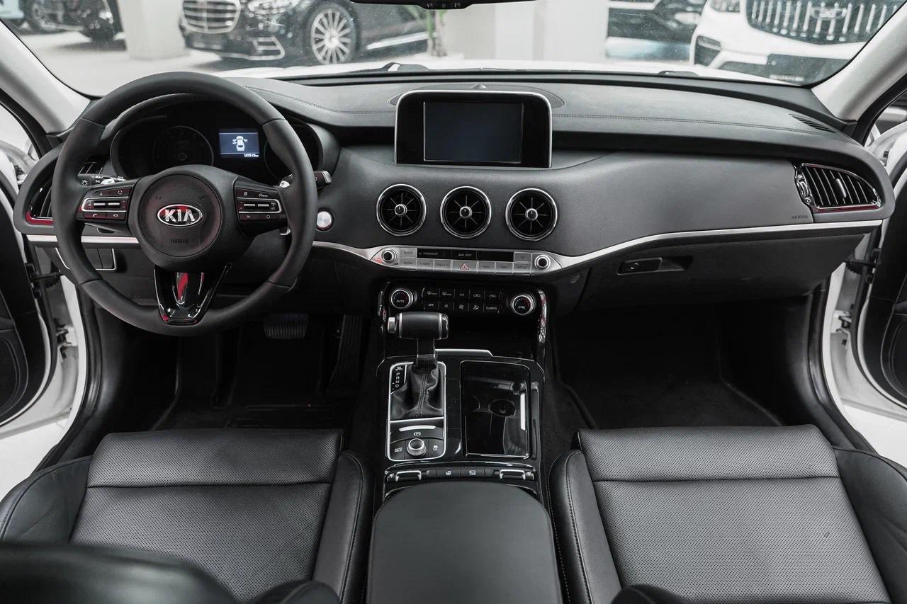 Kia Stinger 2018, белый, ДЦ Орехово