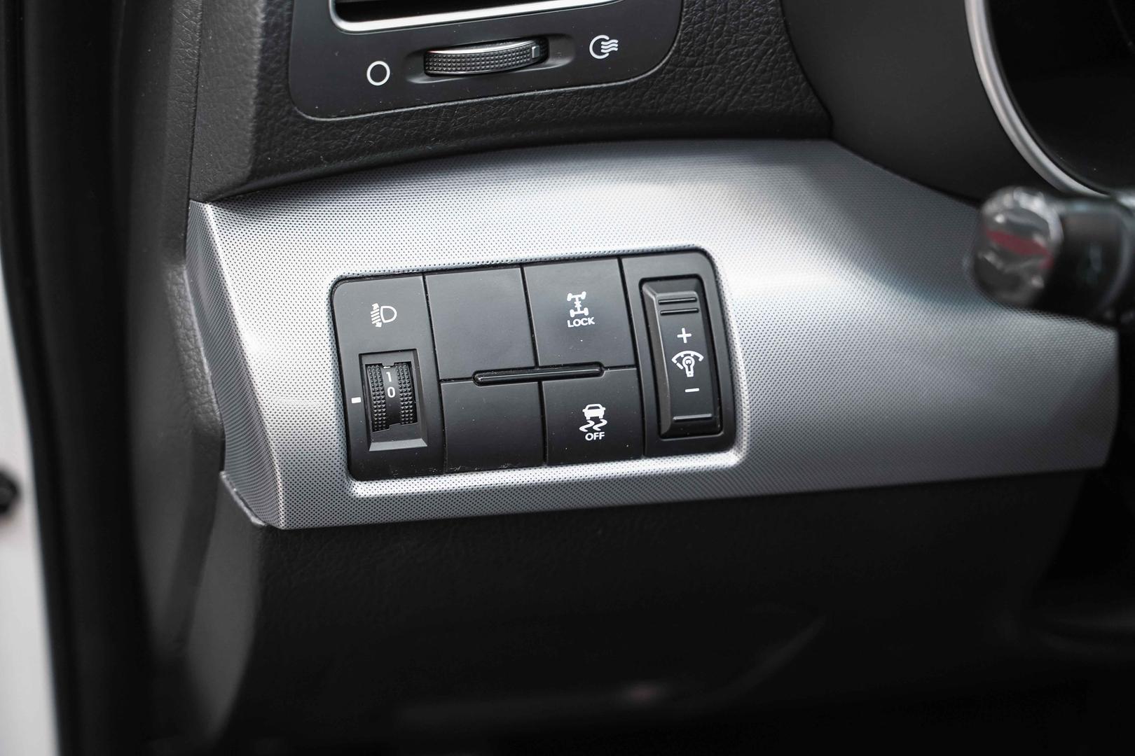 Kia Sorento 2012, белый, ДЦ Орехово