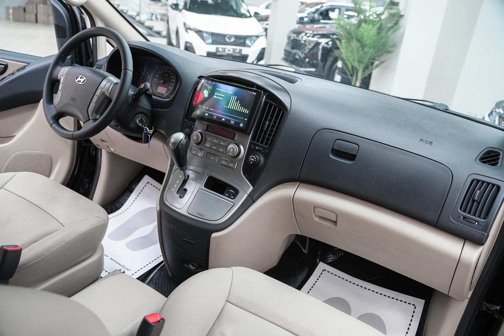 Hyundai Grand Starex 2011, черный, ДЦ Орехово