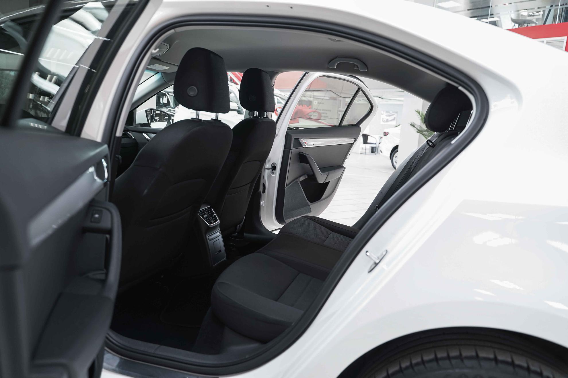 Skoda Octavia 2014, белый, ДЦ Орехово