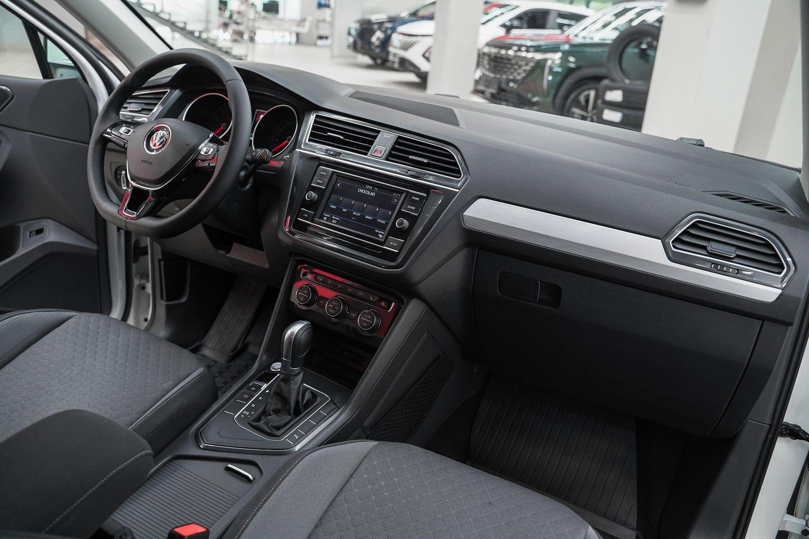 Volkswagen Tiguan 2017, белый, ДЦ Орехово