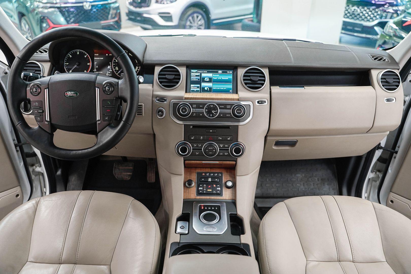 Land Rover Discovery 2013, белый, ДЦ Орехово