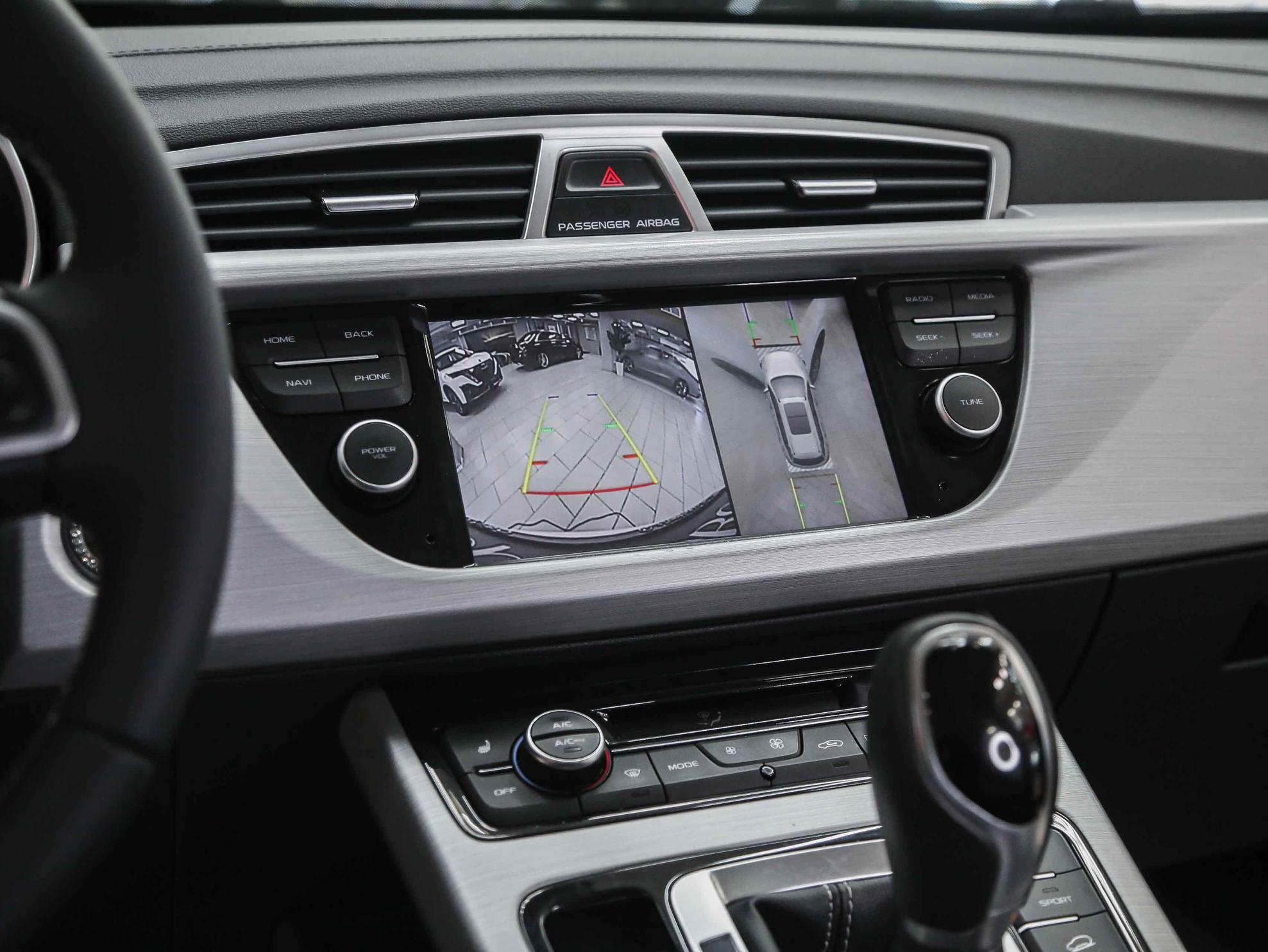 Geely Atlas 2019, белый, ДЦ Орехово