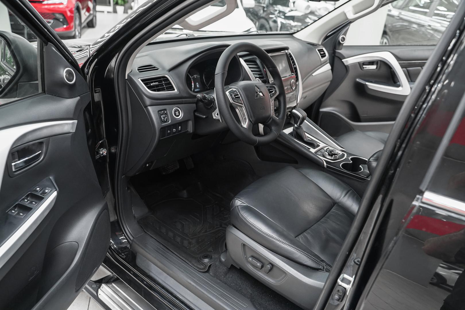Mitsubishi Pajero Sport 2018, черный, ДЦ Орехово