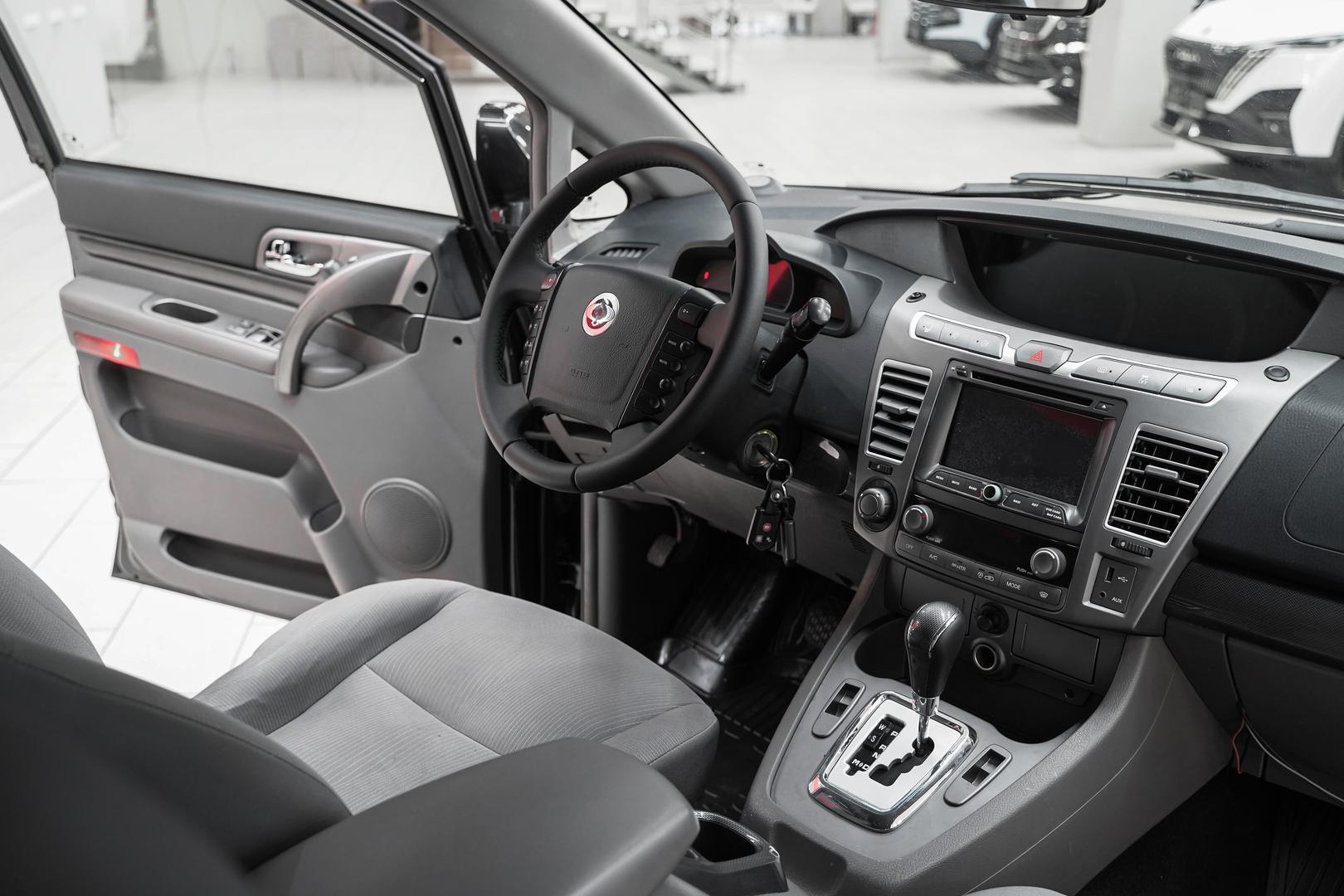 SsangYong Stavic 2014, черный, ДЦ Орехово