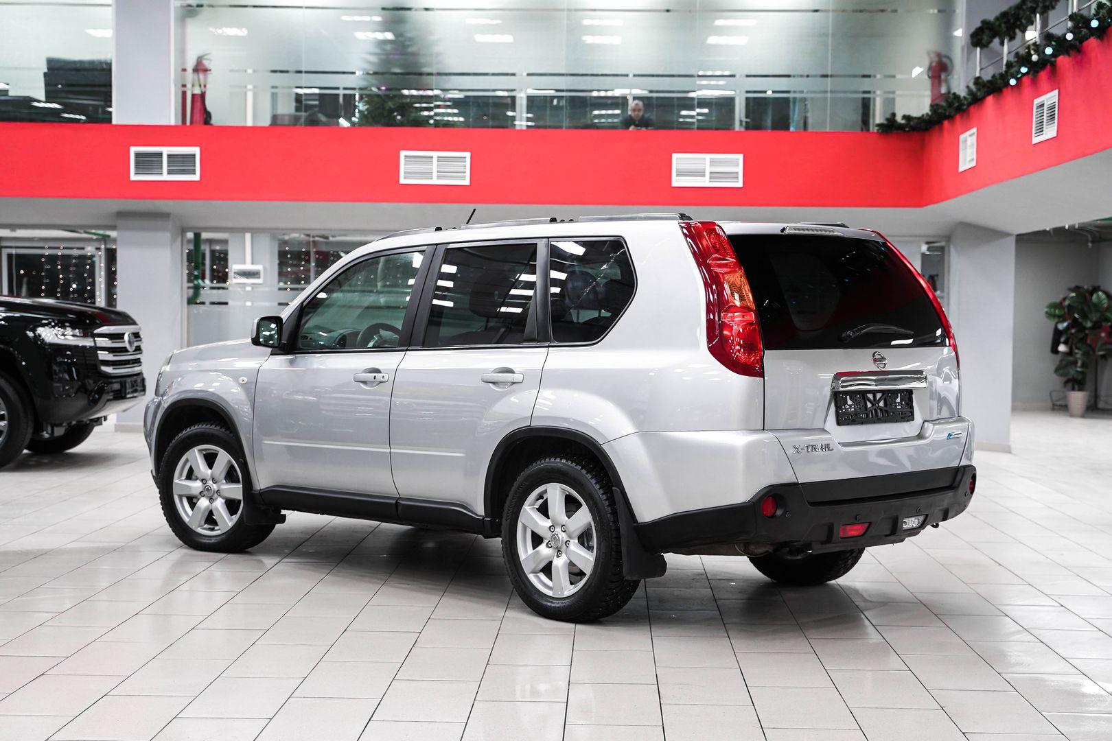 Nissan X-Trail 2010, серебряный, ДЦ Орехово