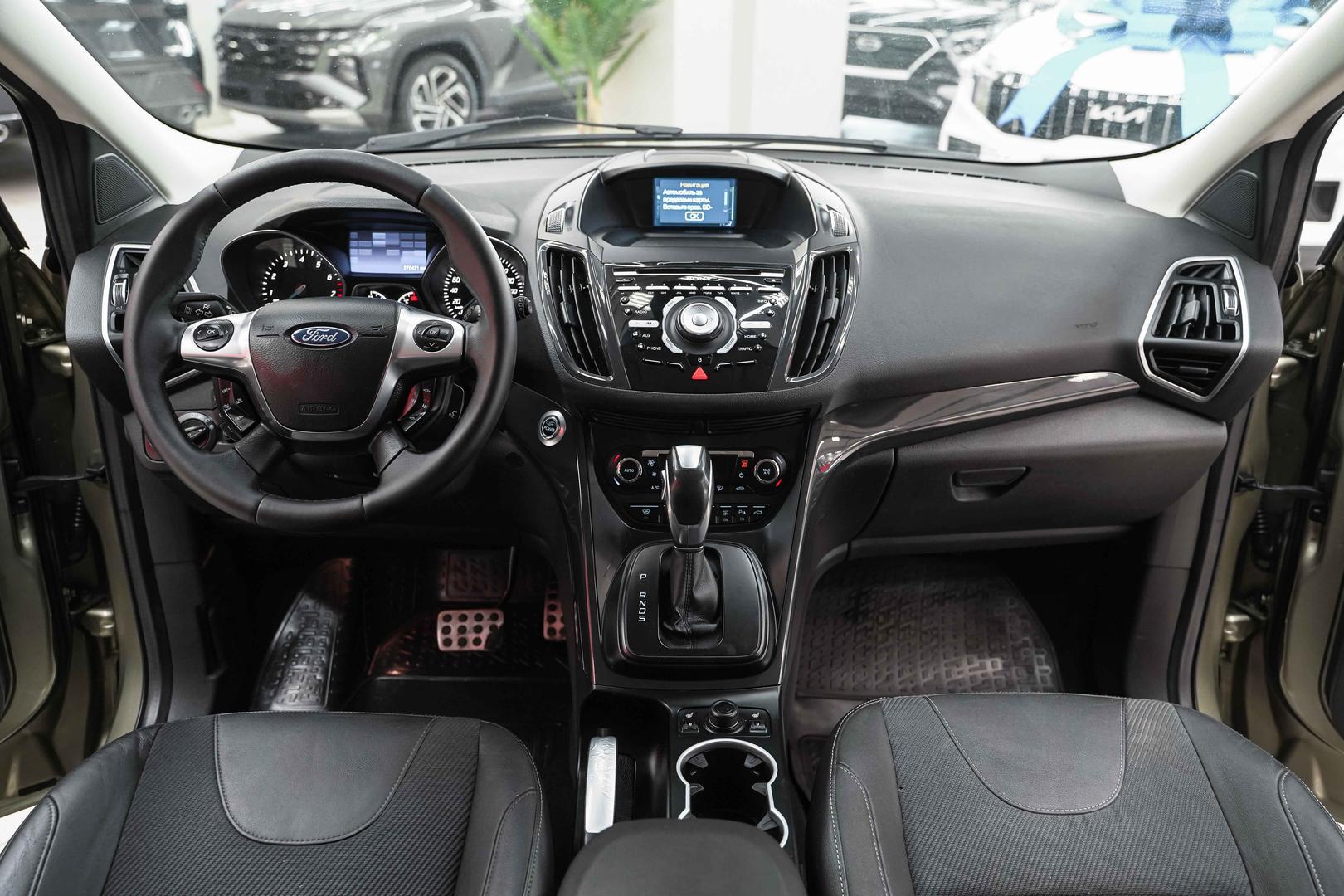 Ford Kuga 2013, зеленый, ДЦ Орехово