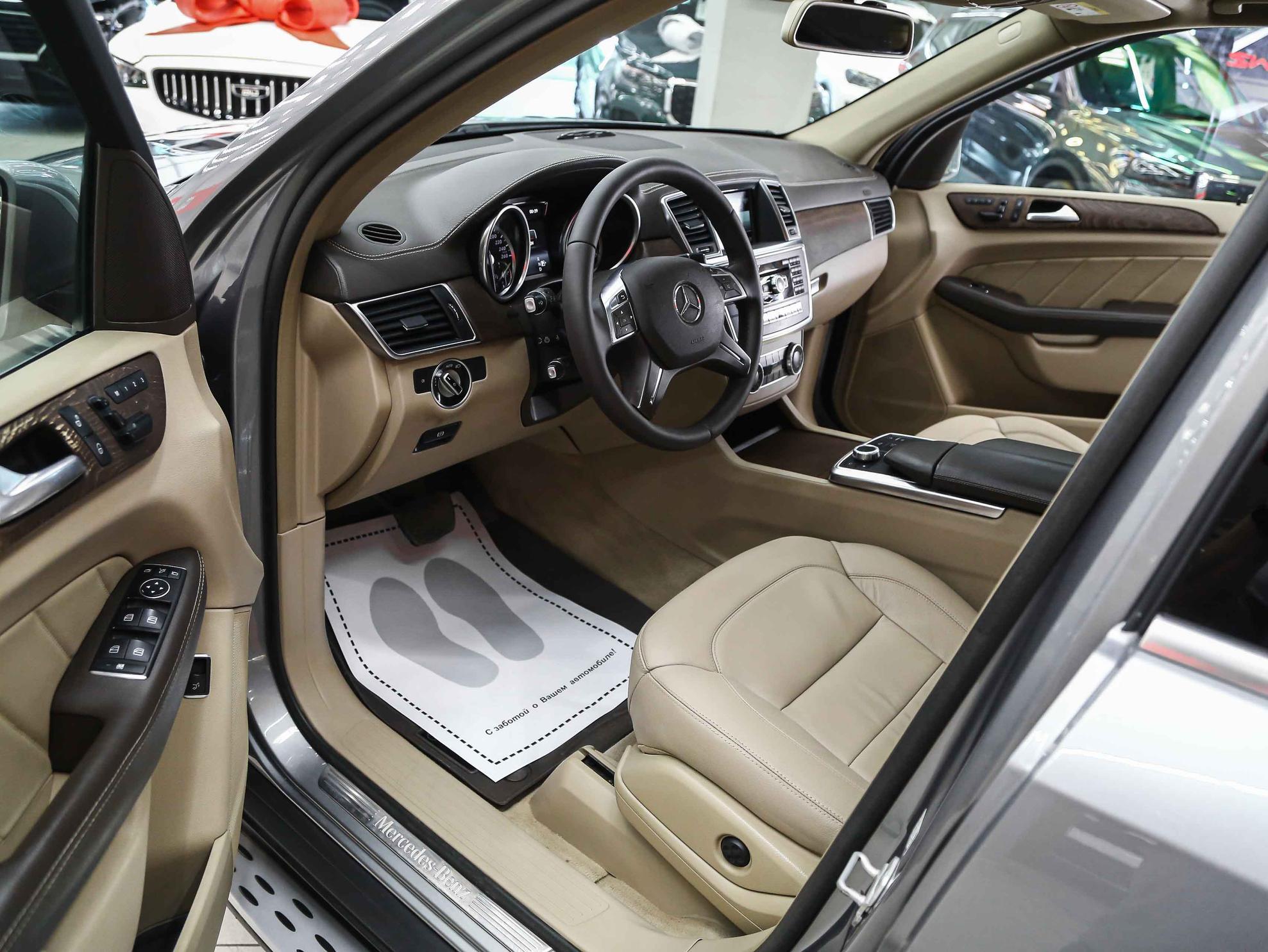 Mercedes-Benz GL-Класс 2015, серый, ДЦ Орехово
