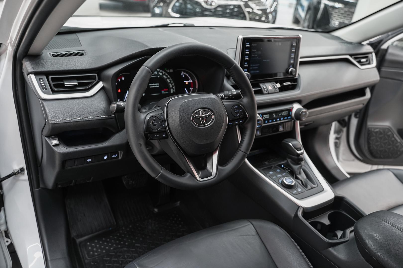 Toyota RAV4 2019, белый, ДЦ Орехово