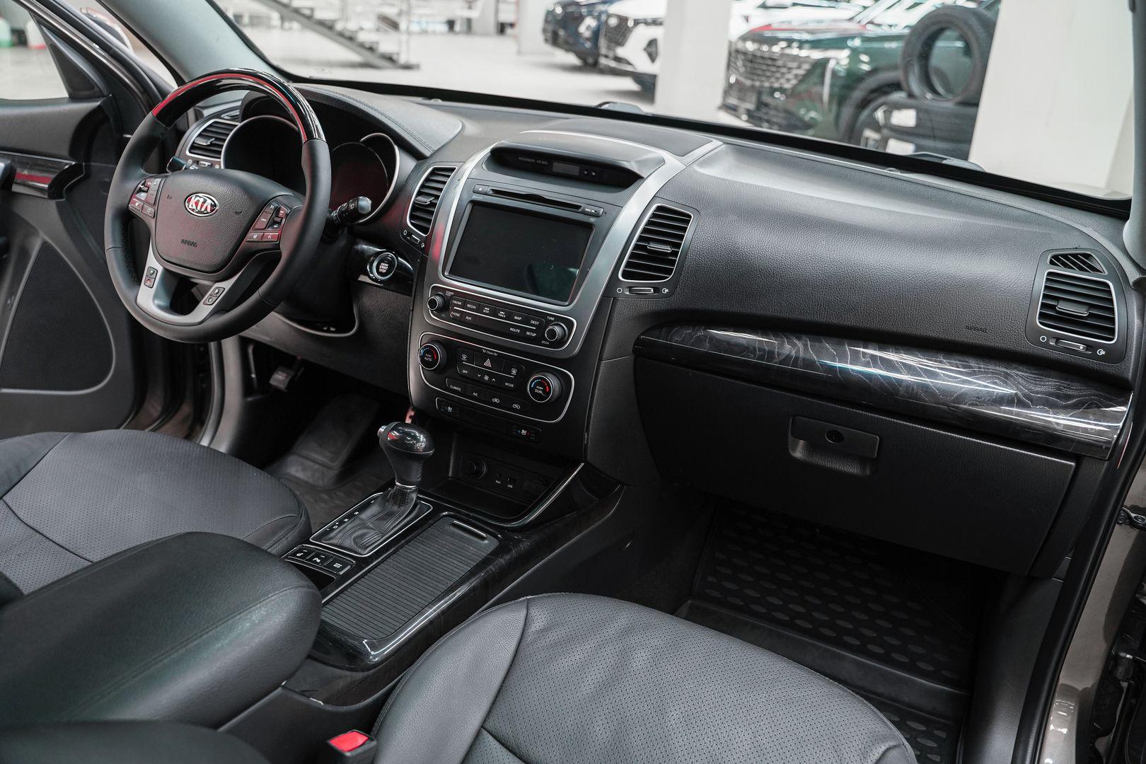Kia Sorento 2013, бежевый, ДЦ Орехово
