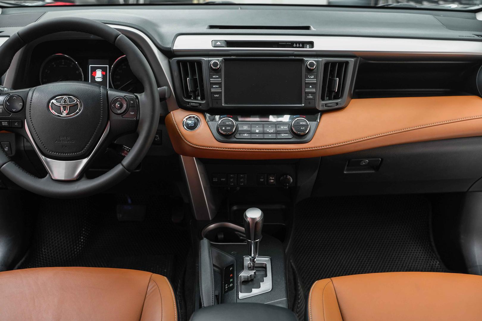 Toyota RAV4 2017, черный, ДЦ Орехово