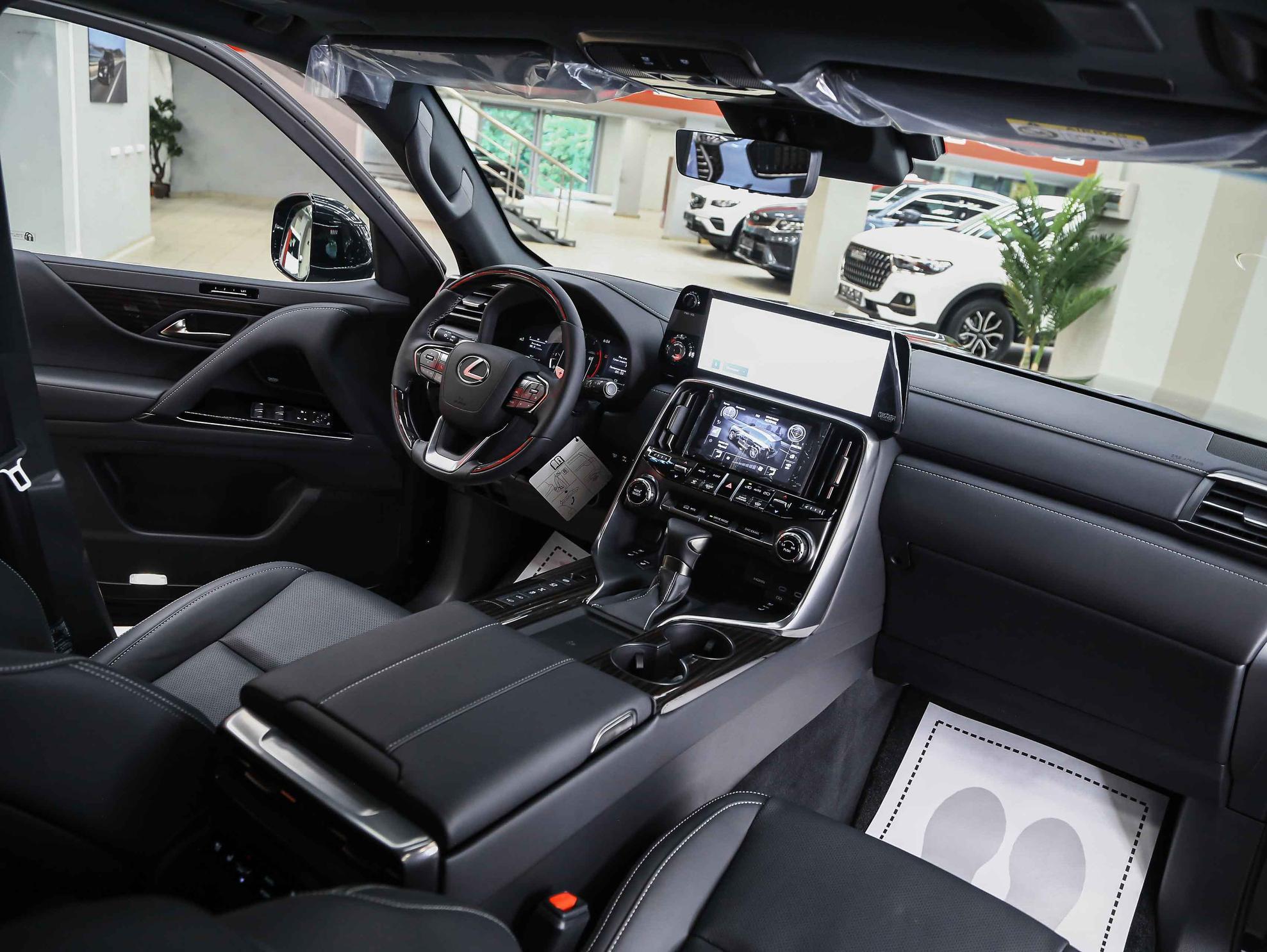 Lexus LX 2026, черный, ДЦ Орехово