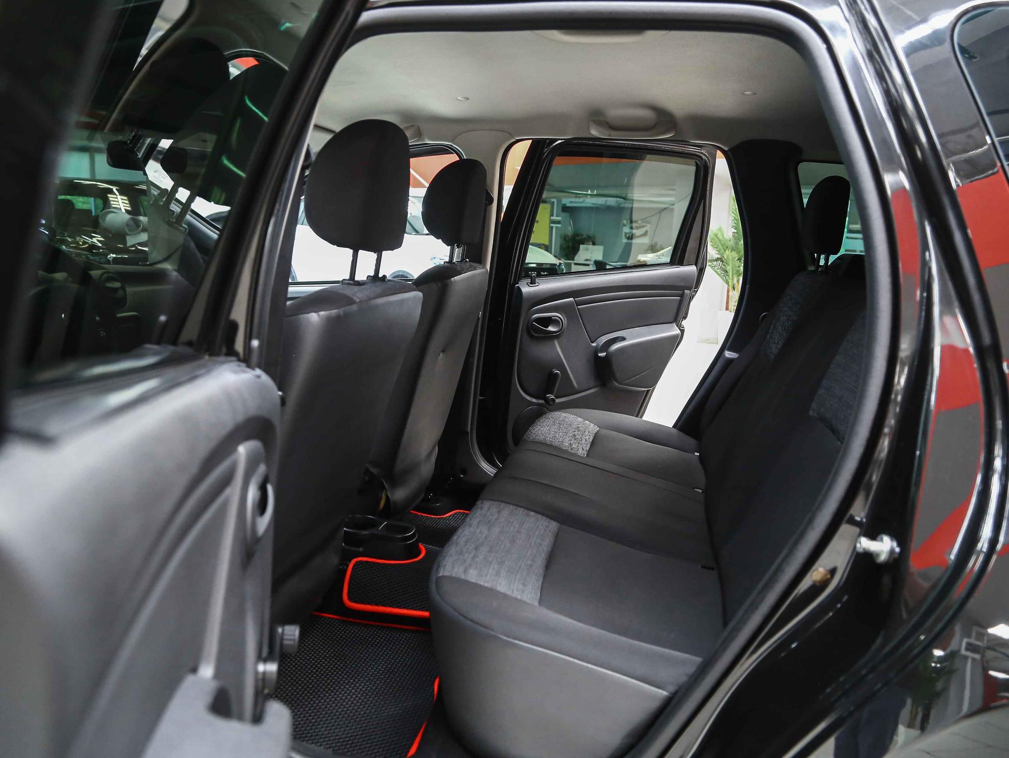 Renault Duster 2014, черный, ДЦ Орехово