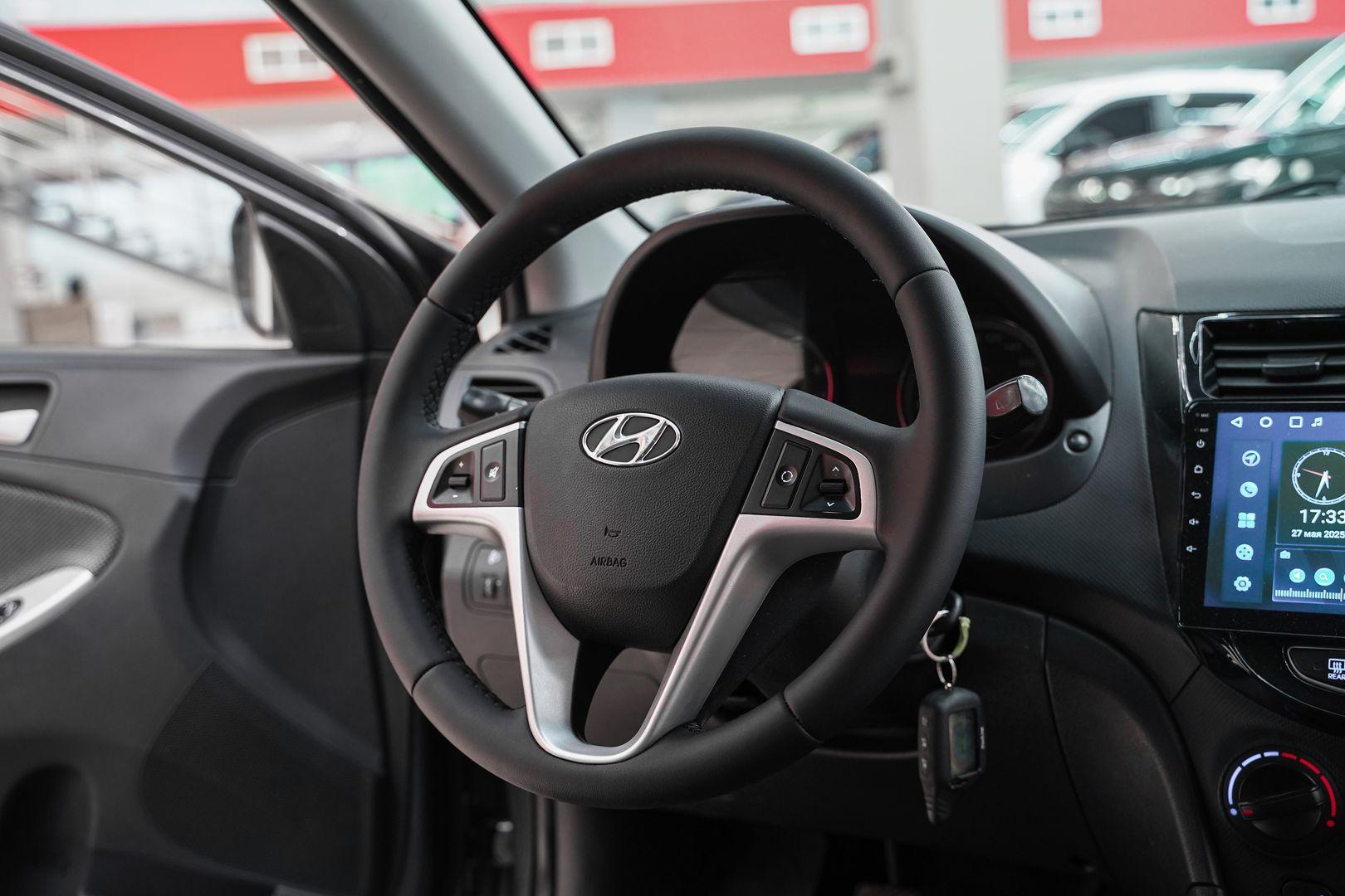 Hyundai Solaris 2013, серый, ДЦ Орехово