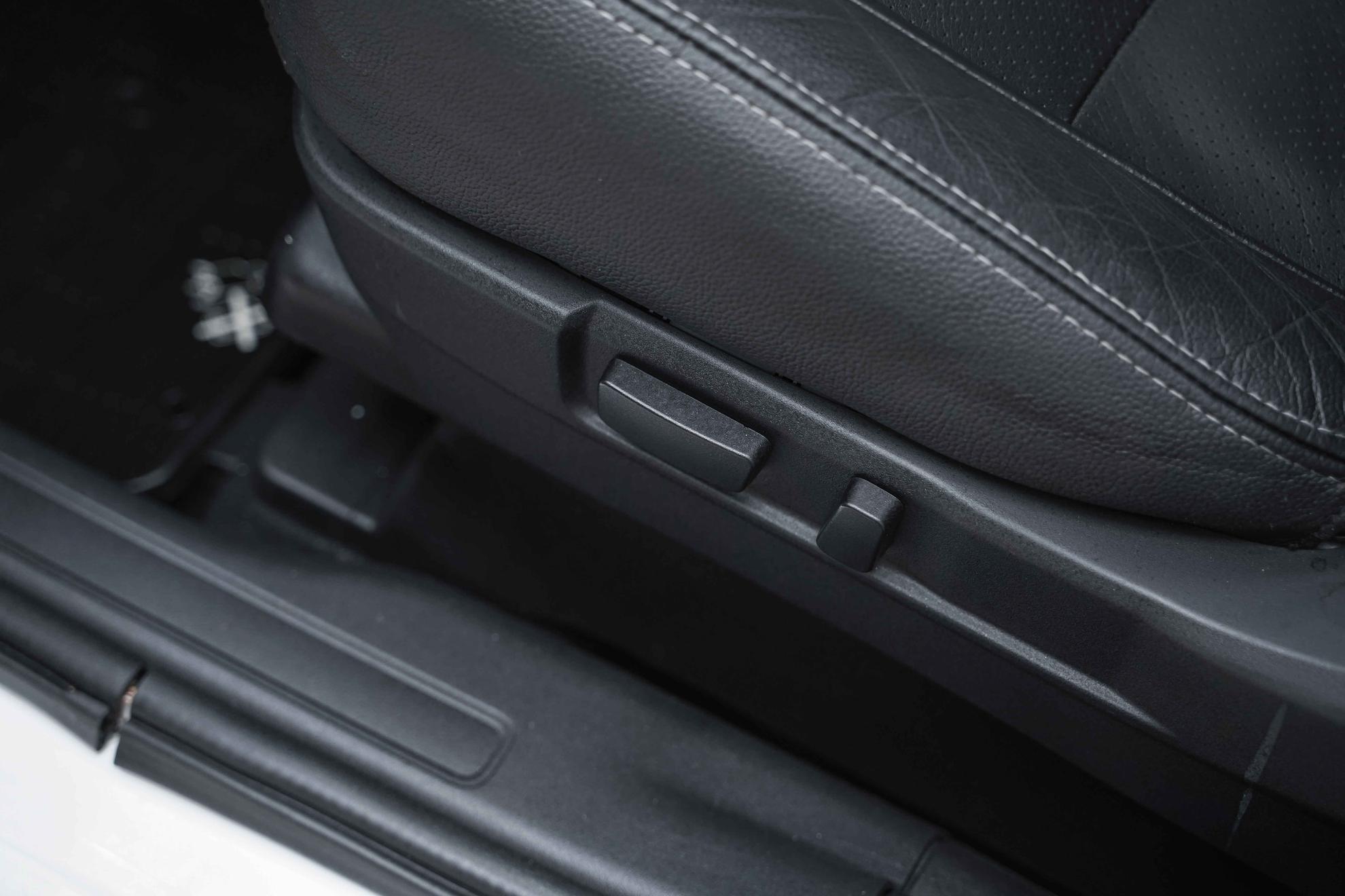 Mitsubishi Outlander 2014, белый, ДЦ Орехово