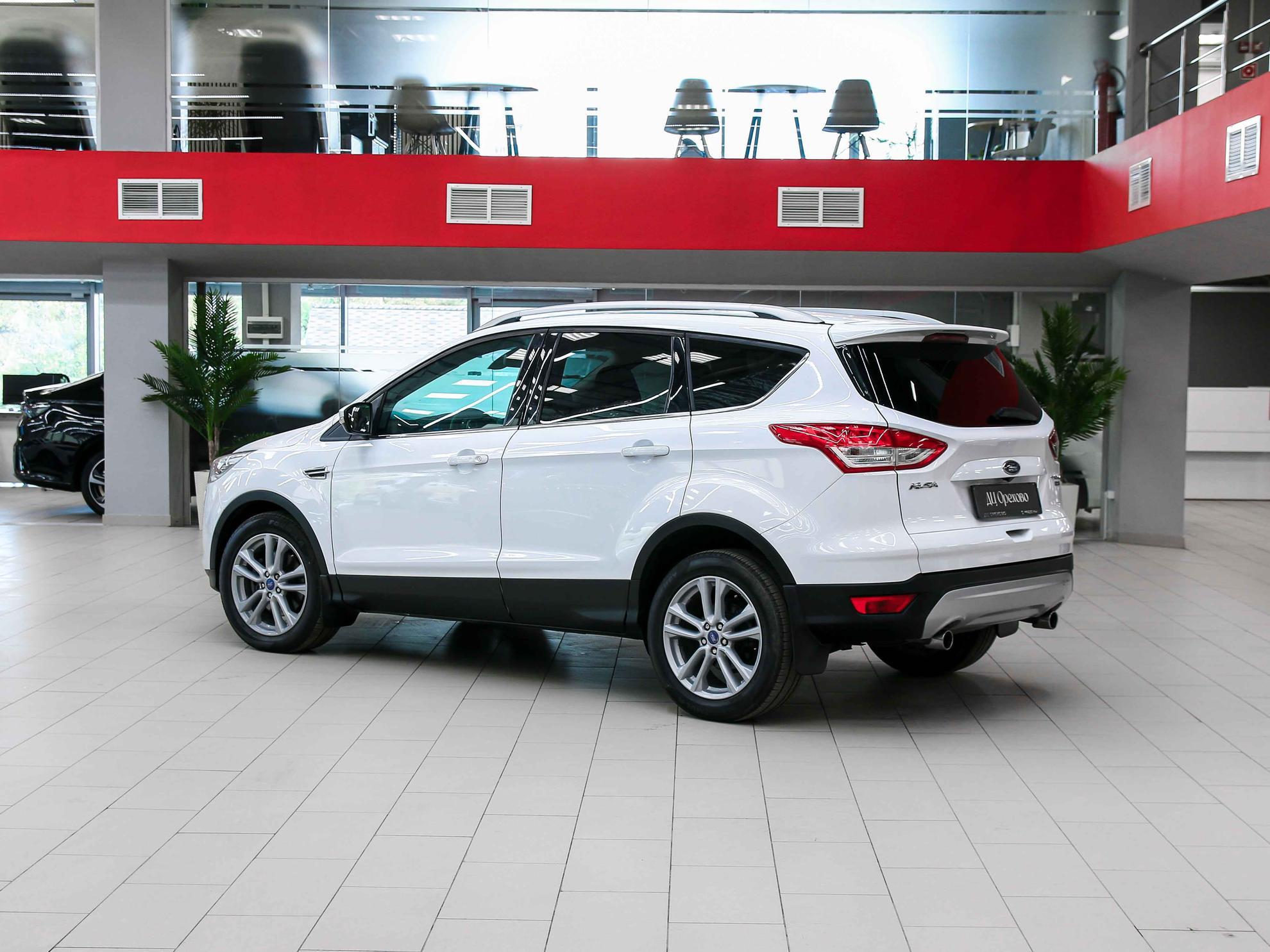 Ford Kuga 2015, белый, ДЦ Орехово