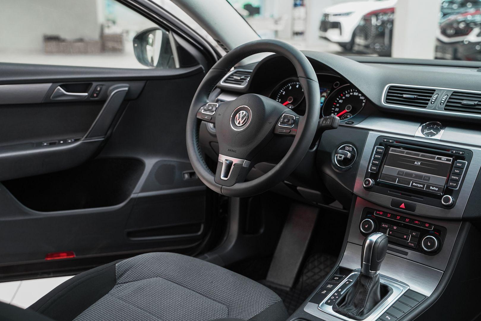 Volkswagen Passat 2011, черный, ДЦ Орехово