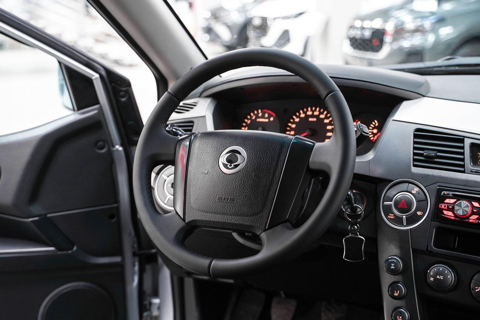 SsangYong Kyron 2010, серебряный, ДЦ Орехово
