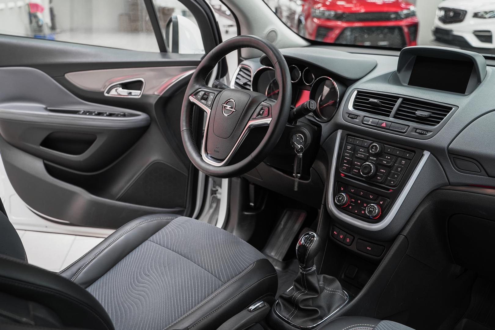 Opel Mokka 2013, белый, ДЦ Орехово