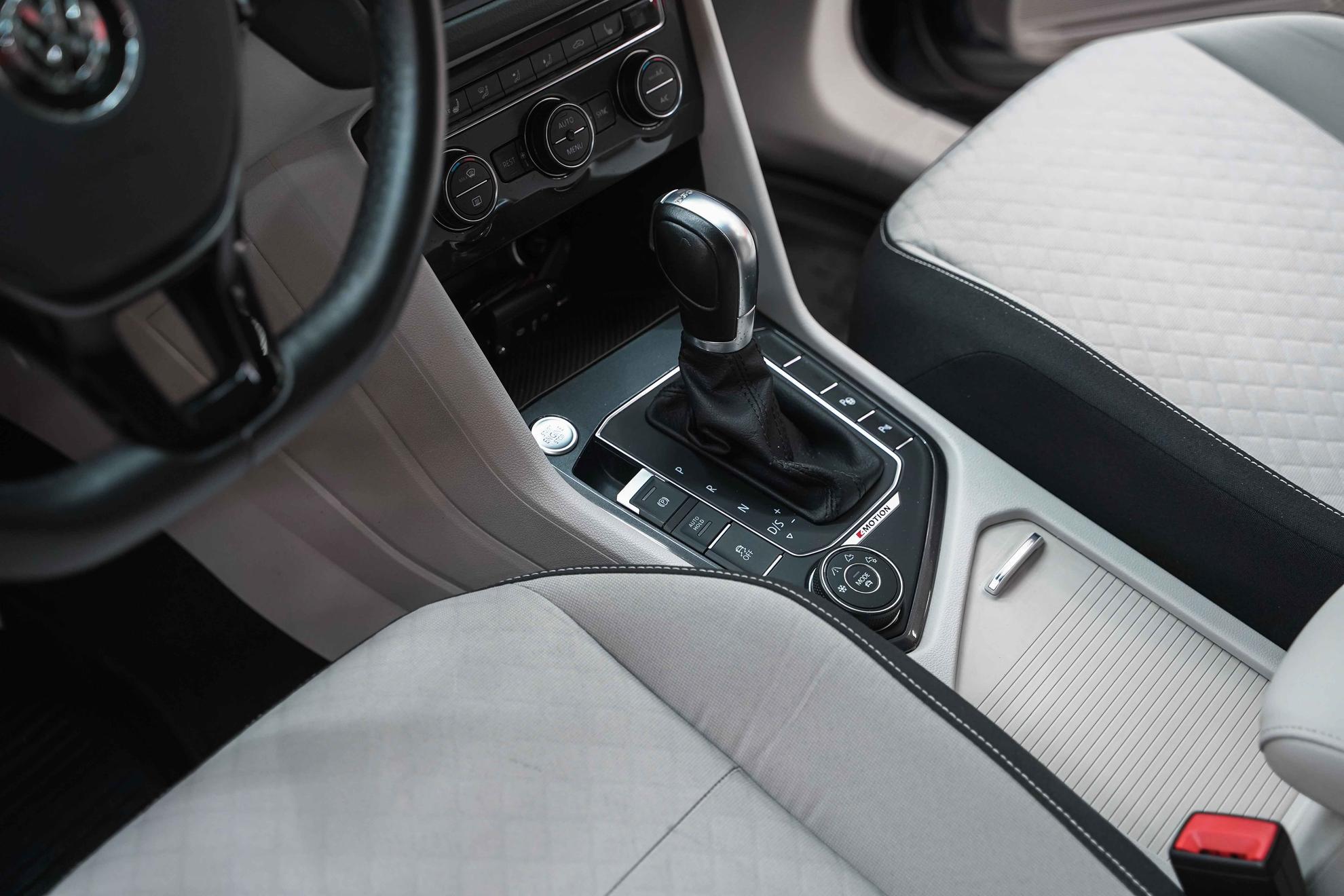 Volkswagen Tiguan 2017, синий, ДЦ Орехово