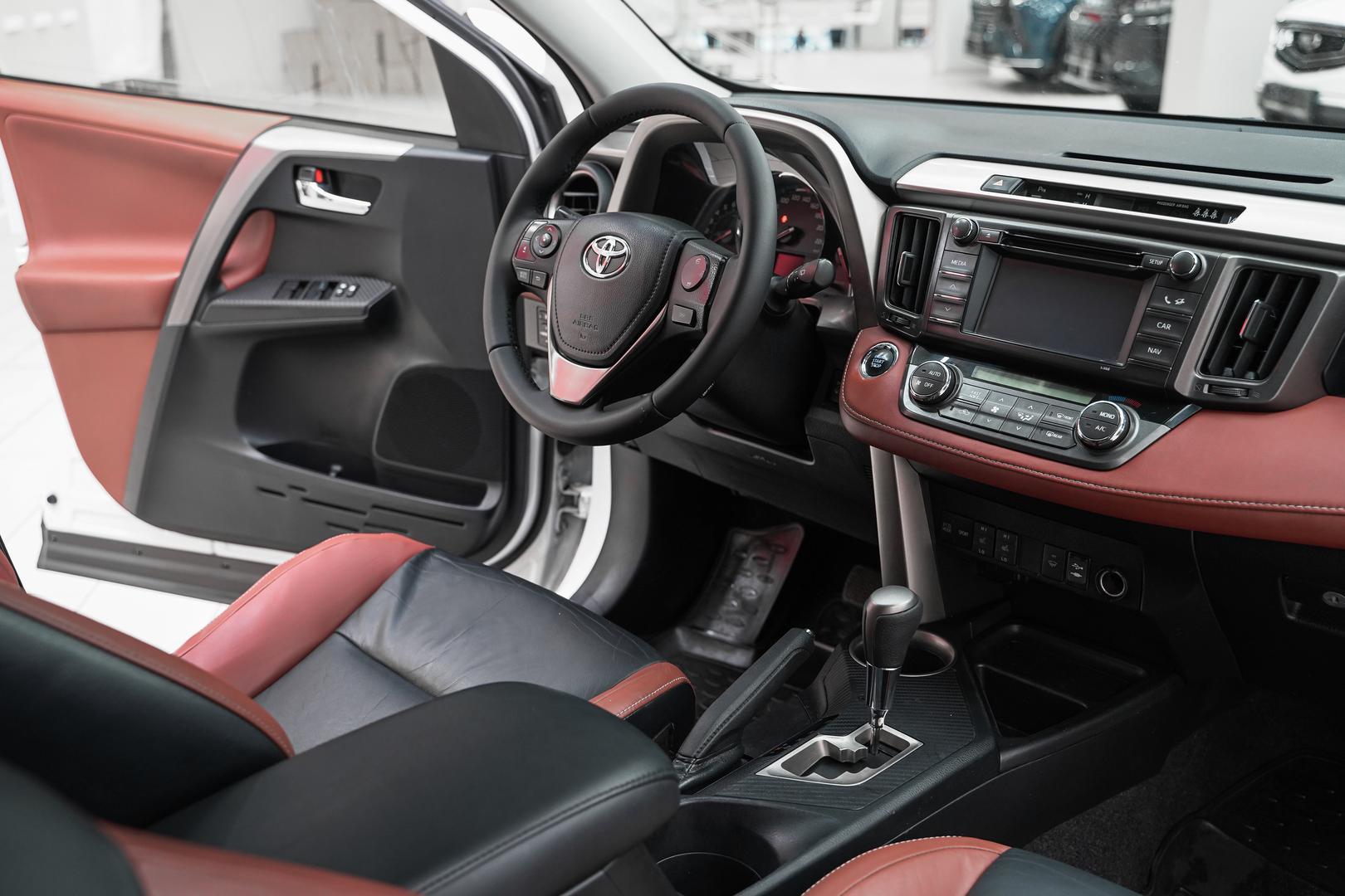 Toyota RAV4 2013, белый, ДЦ Орехово