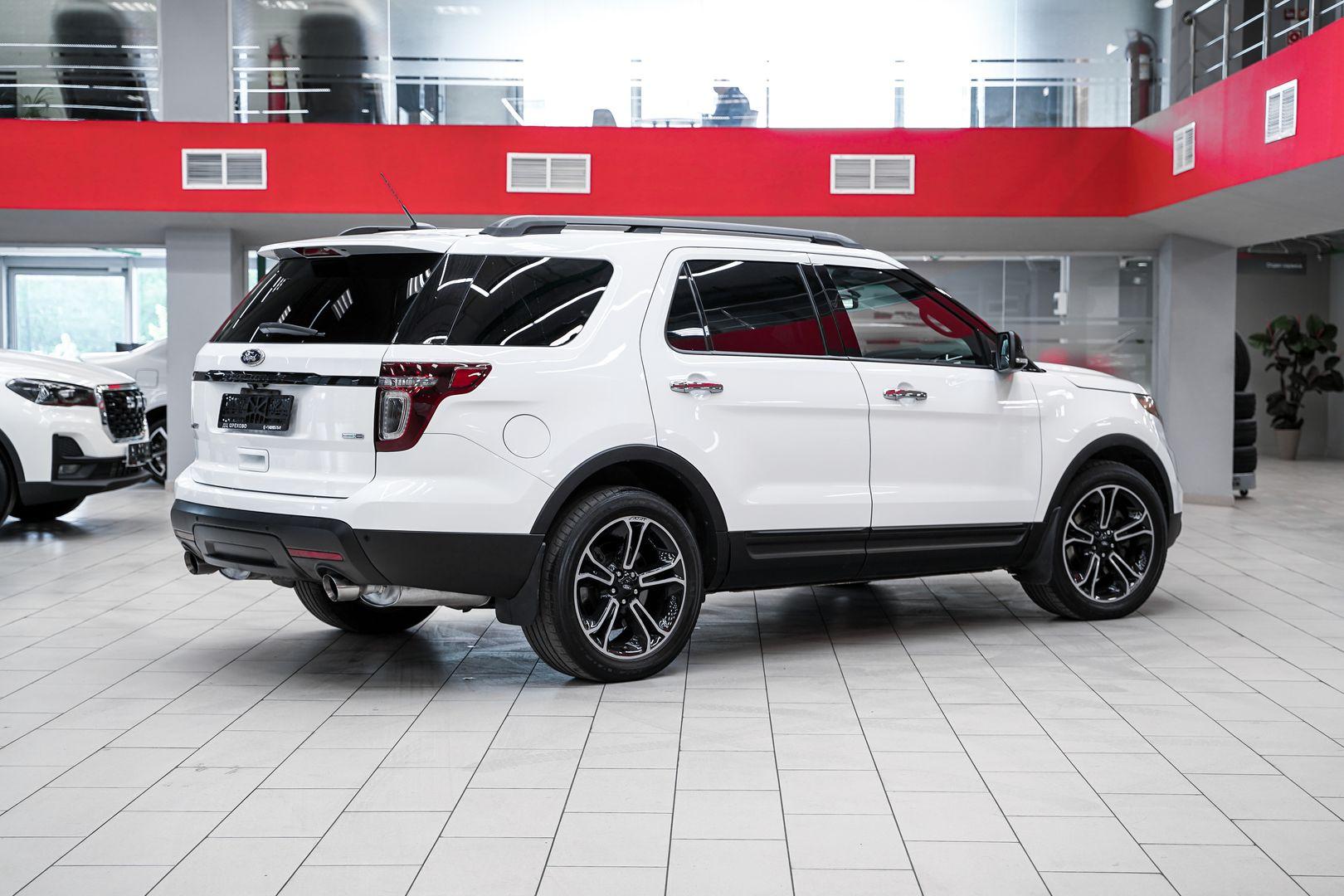 Ford Explorer 2013, белый, ДЦ Орехово