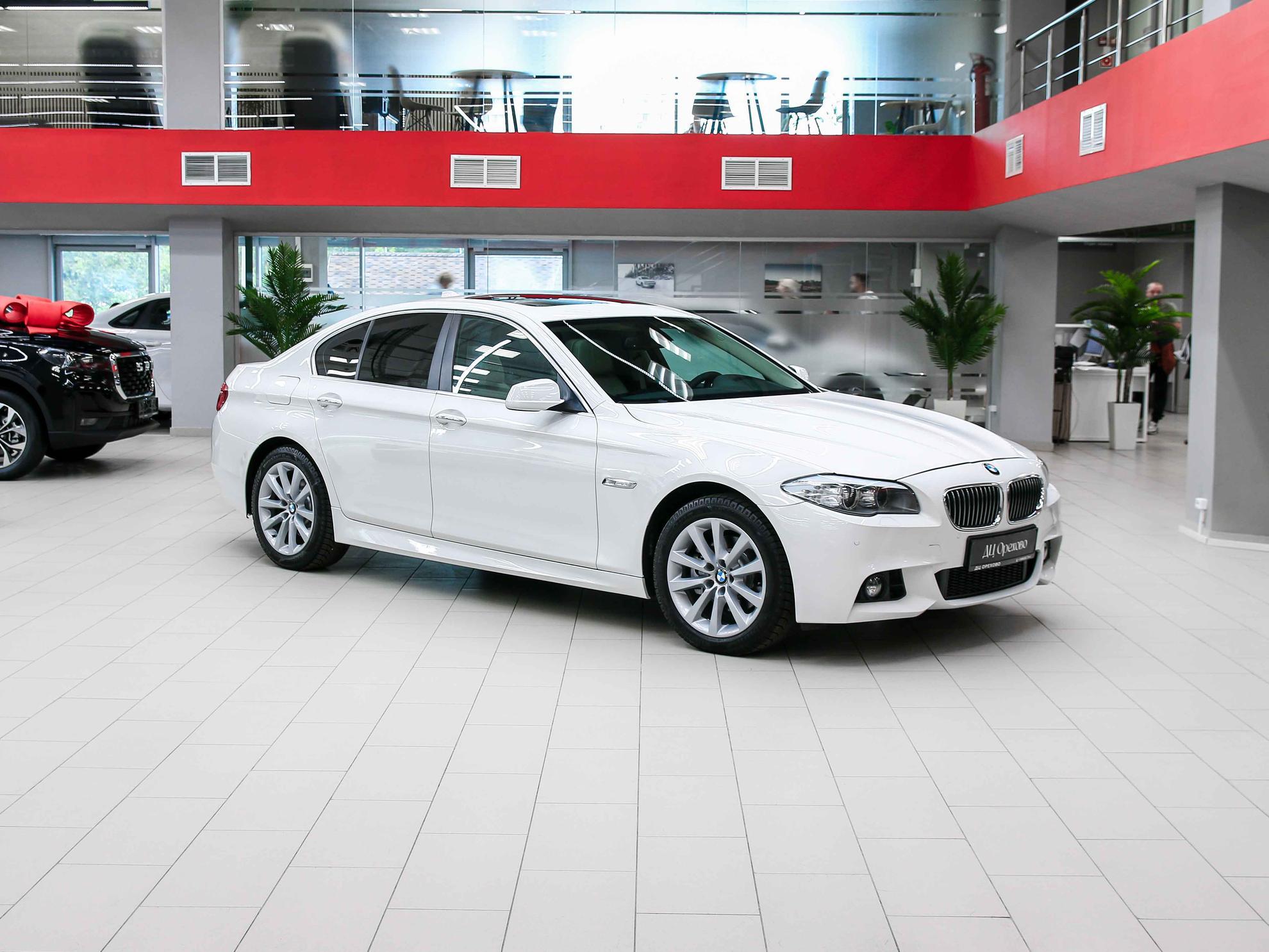 BMW 5 серии 2011, белый, ДЦ Орехово