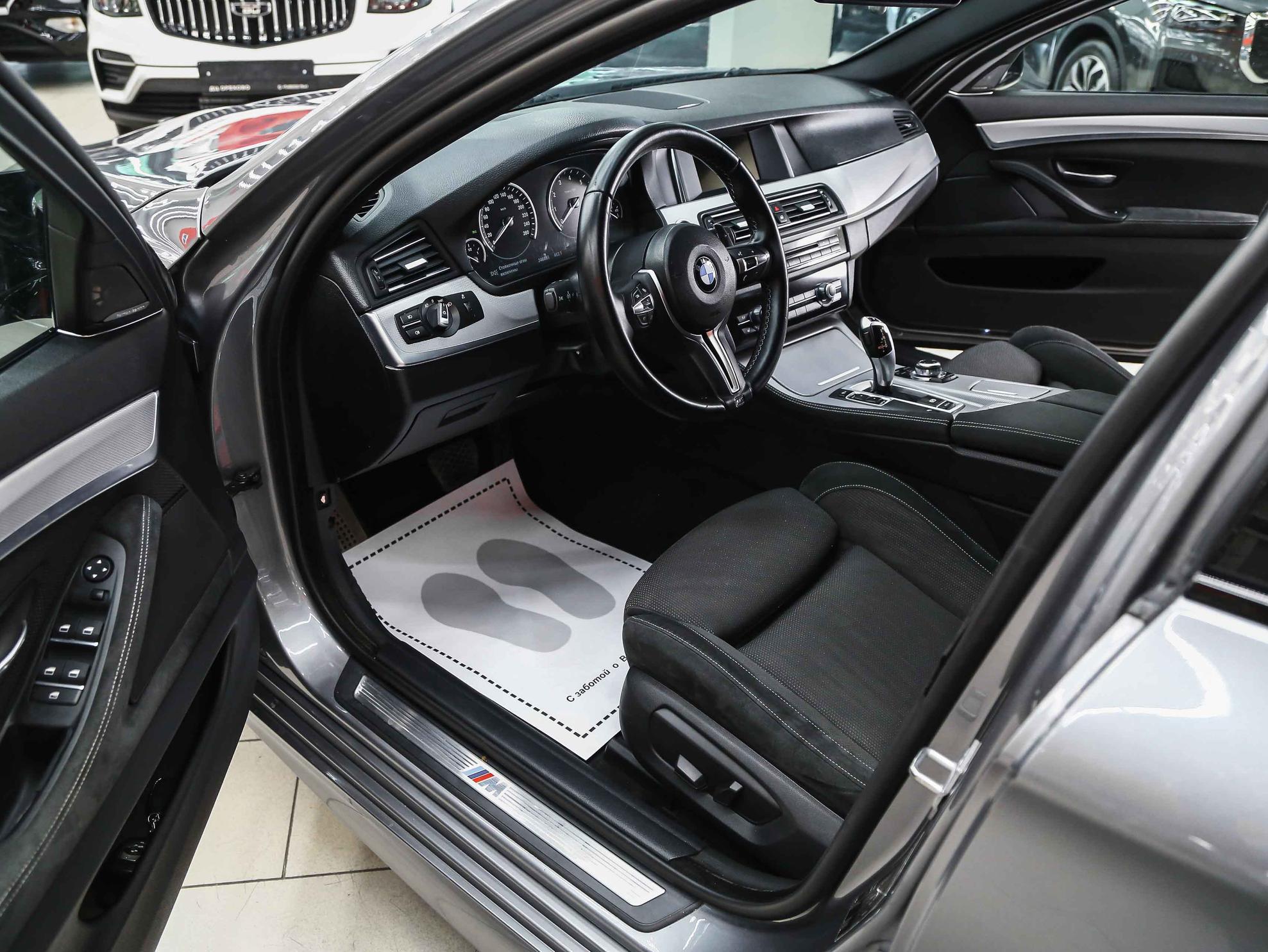 BMW 5 серии 2014, серый, ДЦ Орехово