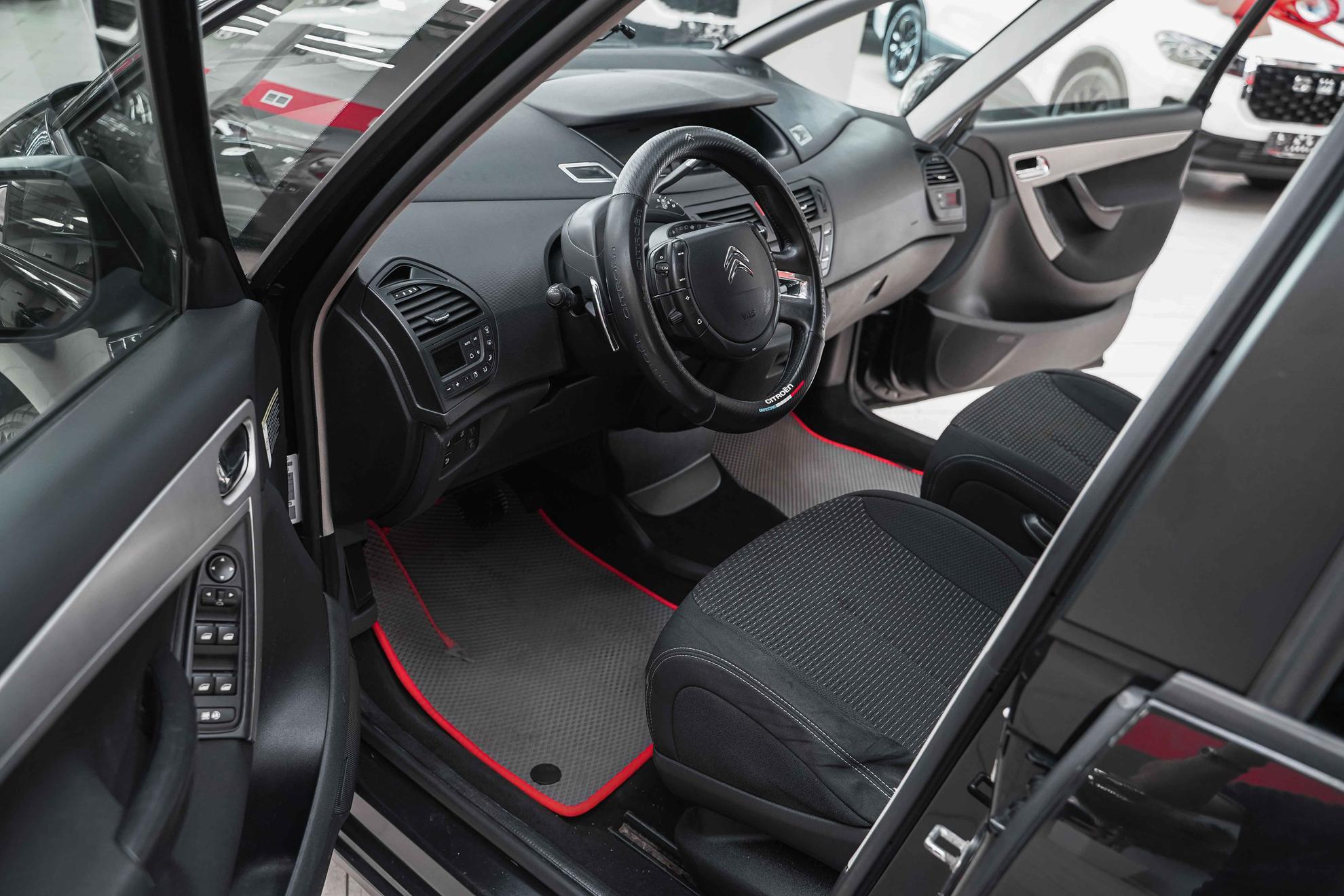 Citroen C4 Picasso 2012, черный, ДЦ Орехово