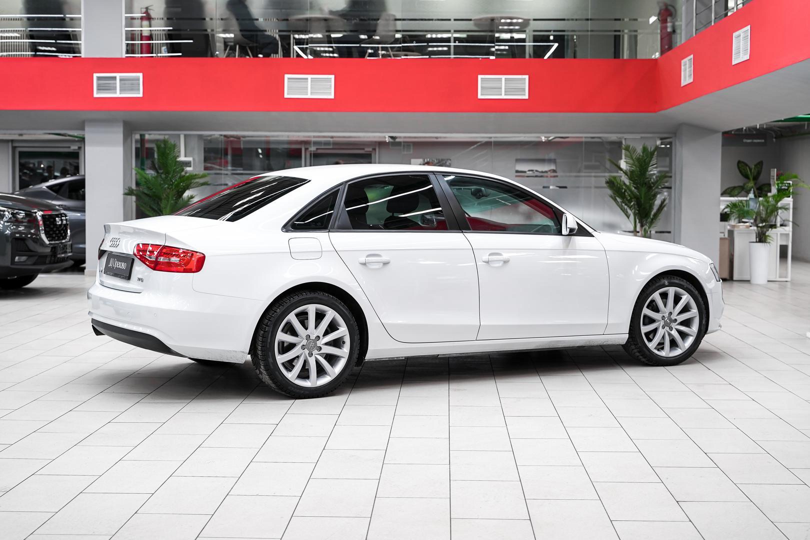 Audi A4 2015, белый, ДЦ Орехово