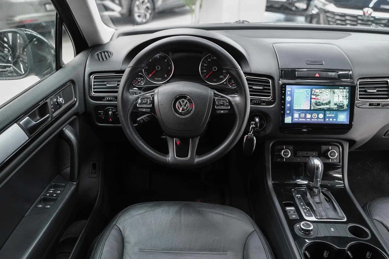 Volkswagen Touareg 2012, черный, ДЦ Орехово