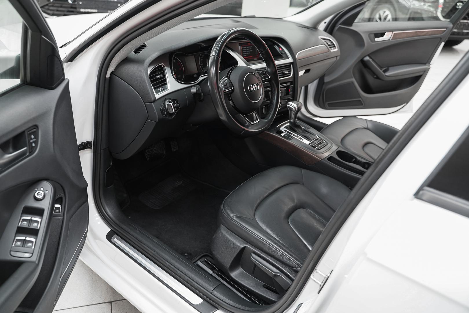 Audi A4 2015, белый, ДЦ Орехово