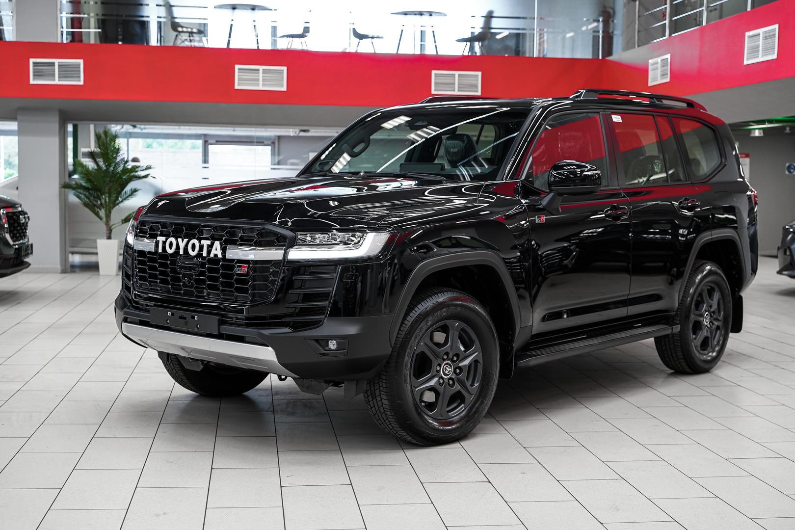 Toyota Land Cruiser 2025, черный, ДЦ Орехово