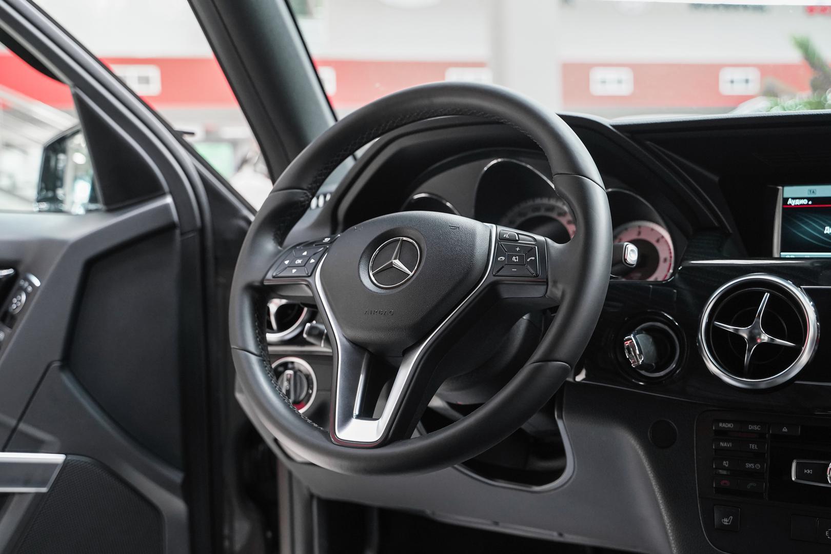 Mercedes-Benz GLK-Класс 2015, серый, ДЦ Орехово
