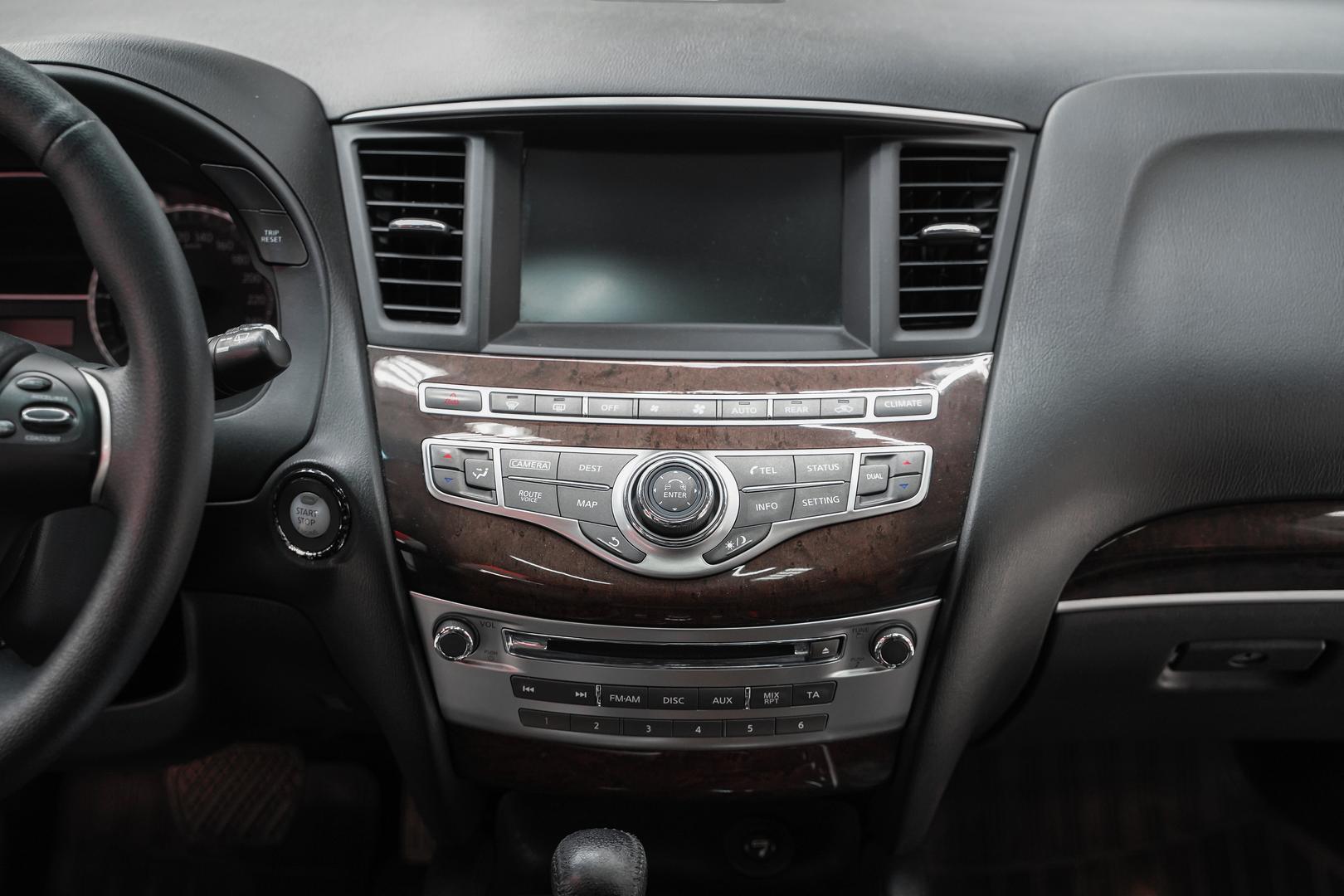 Infiniti JX 2013, белый, ДЦ Орехово