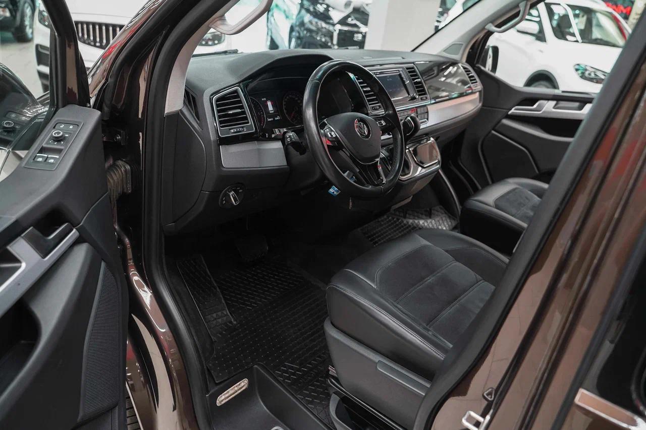 Volkswagen Multivan 2017, коричневый, ДЦ Орехово