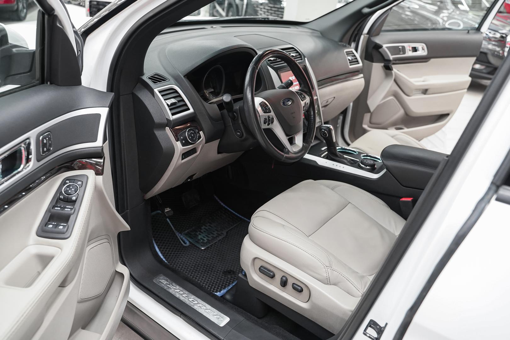 Ford Explorer 2013, белый, ДЦ Орехово