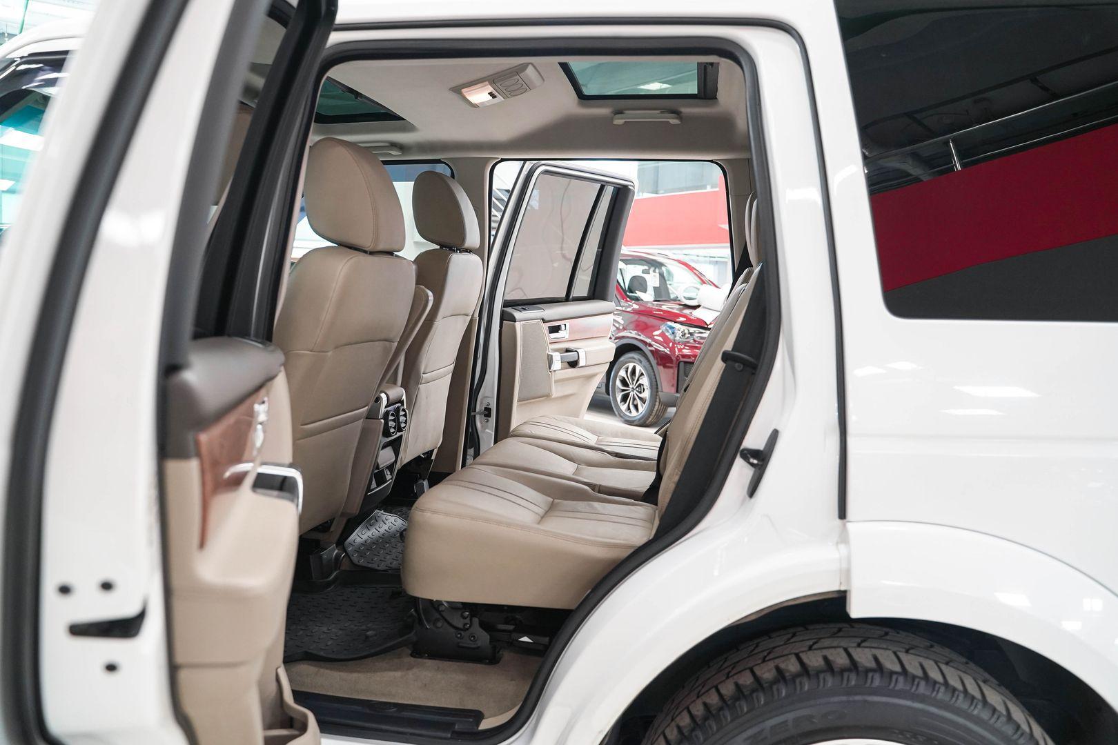 Land Rover Discovery 2013, белый, ДЦ Орехово