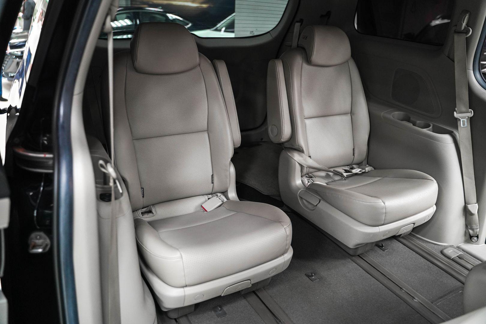 Kia Carnival 2019, черный, ДЦ Орехово