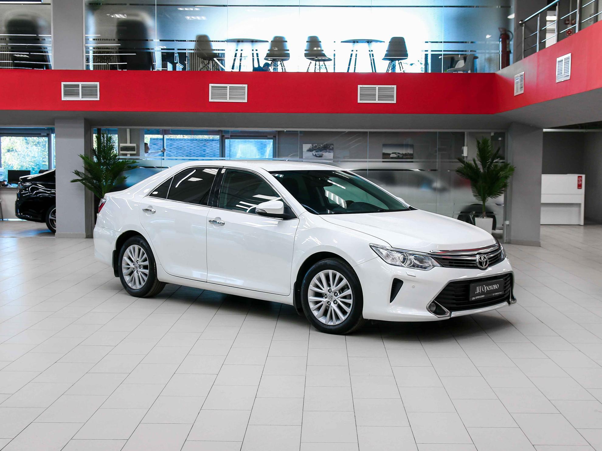 Toyota Camry 2015, белый, ДЦ Орехово
