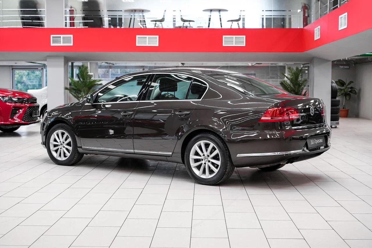 Volkswagen Passat 2012, коричневый, ДЦ Орехово