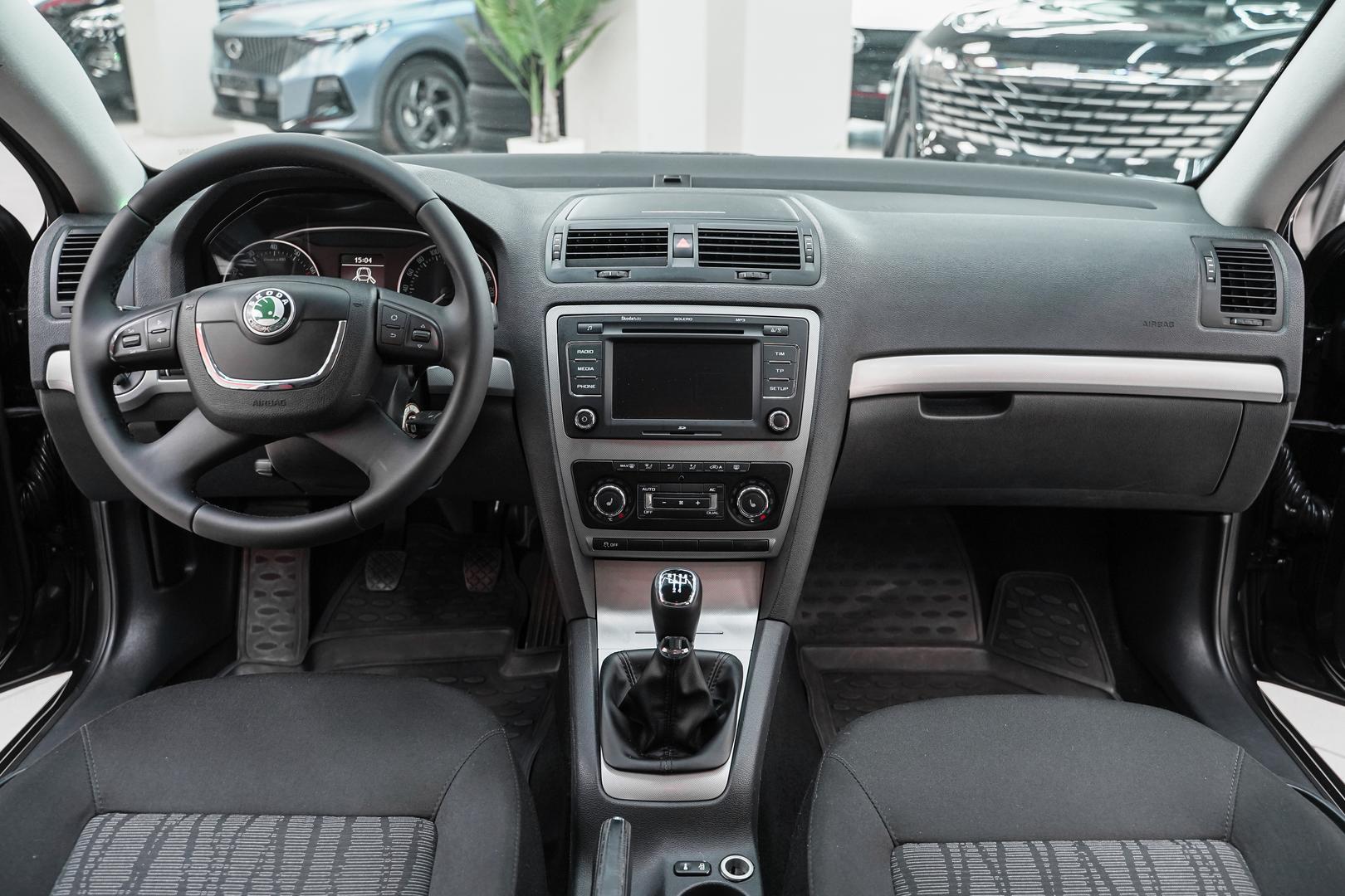 Skoda Octavia 2010, черный, ДЦ Орехово