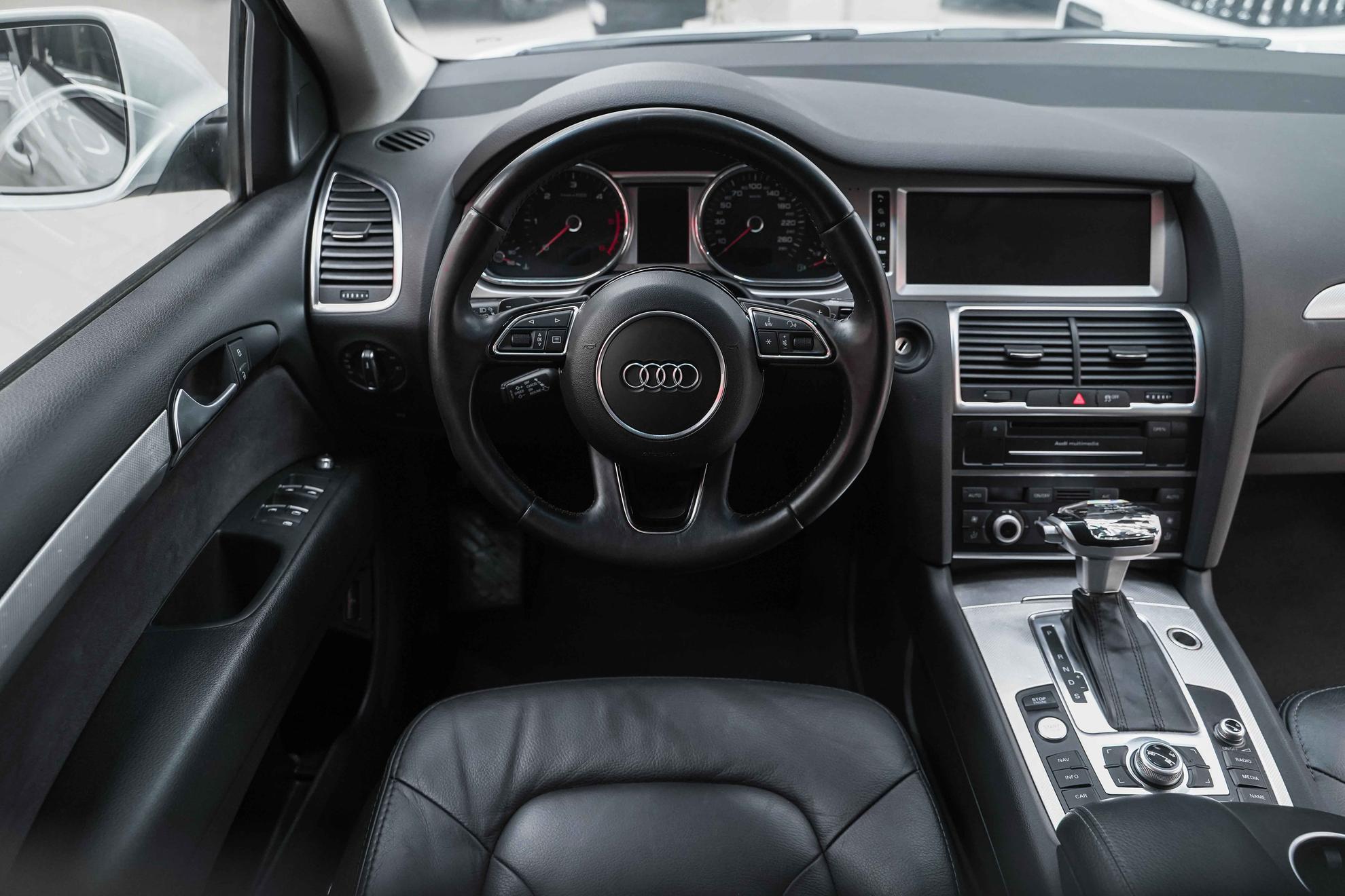 Audi Q7 2015, белый, ДЦ Орехово