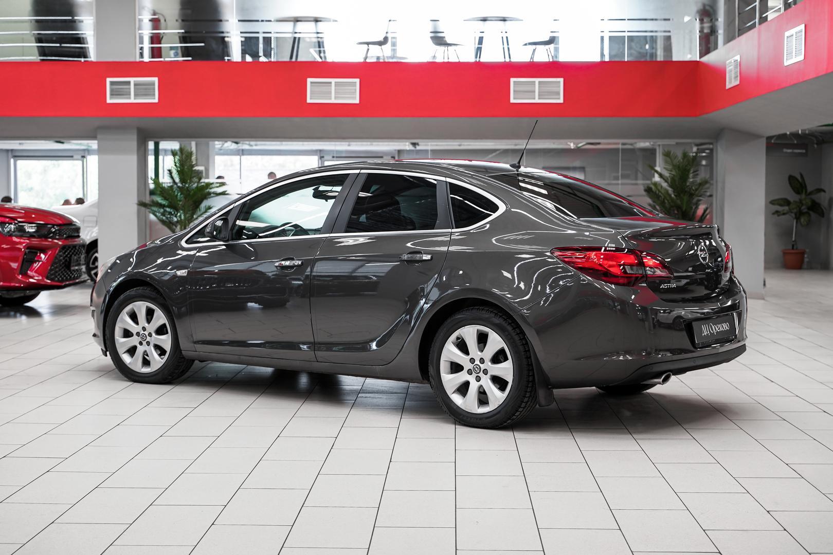 Opel Astra 2012, серый, ДЦ Орехово