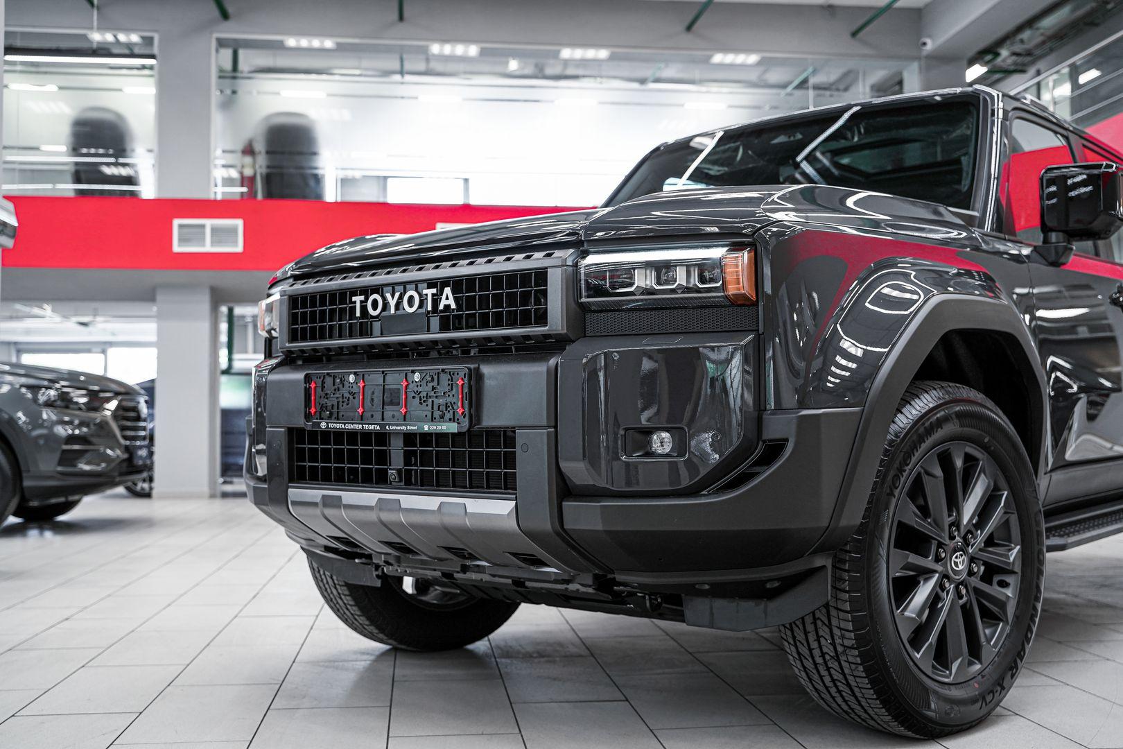 Toyota Land Cruiser Prado 2025, серый, ДЦ Орехово