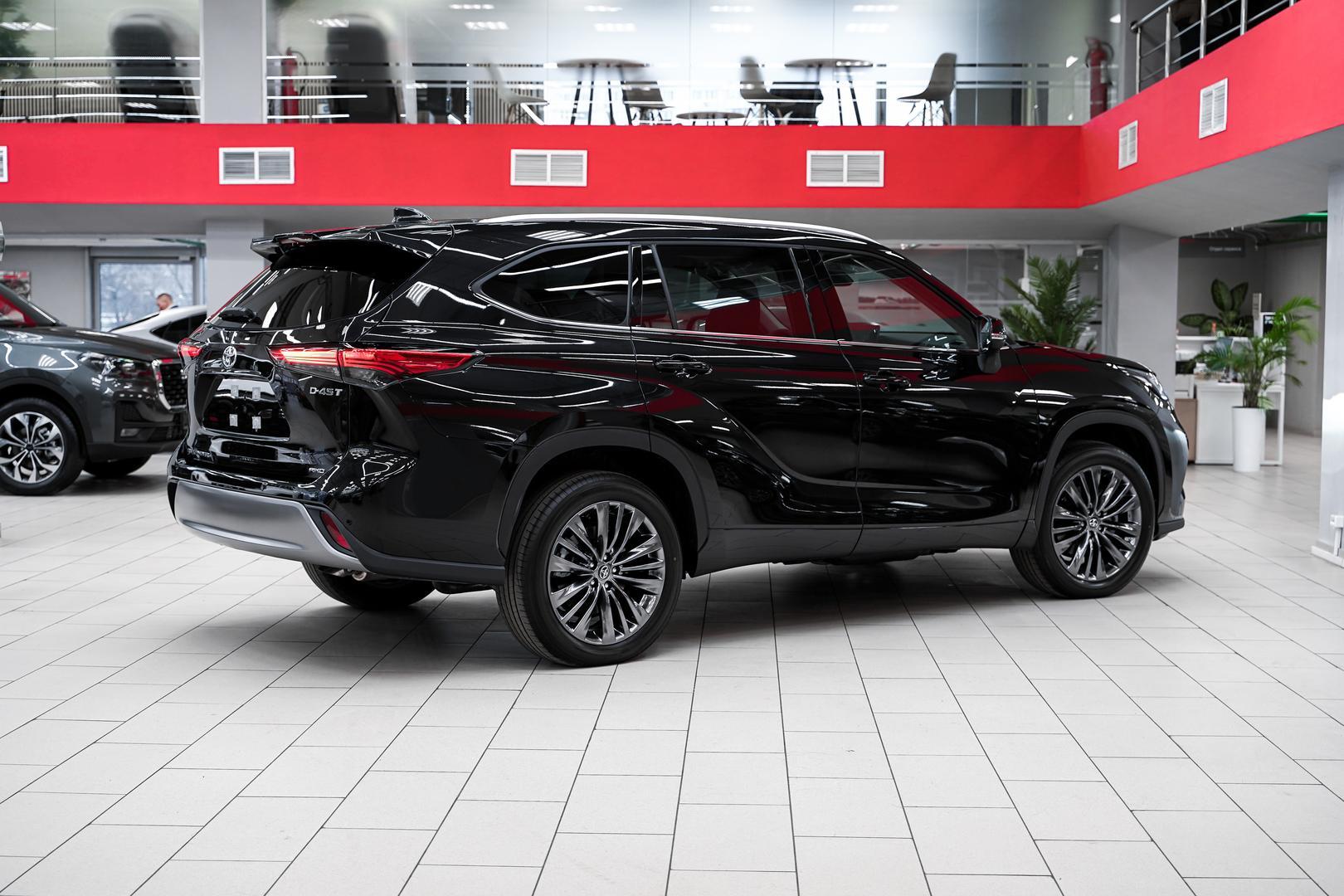 Toyota Highlander 2025, черный, ДЦ Орехово
